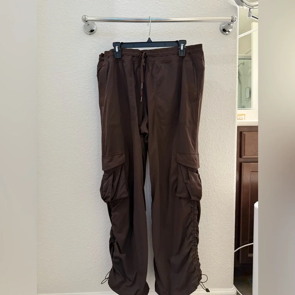 Lululemon Dance Studio Relaxed Fit Midrise Cargo Pant - Picture 3 of 10